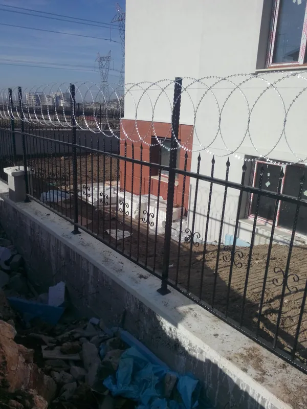 Bahçe demiri ve ferforje bahçe korkuluğu 12